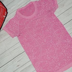 Lululemon Swiftly Tech Fleur Scoop Tee, size 4